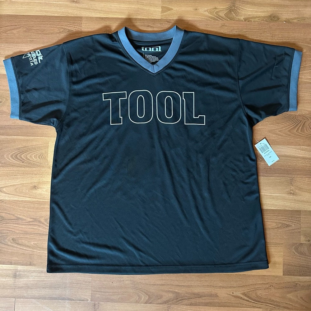 Hot Topic Black and Grey Tool Short Sleeve Tee Jersey